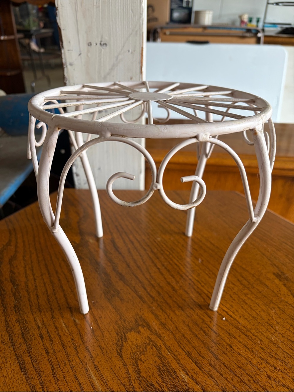 White Decorative Metal Plant Stand
